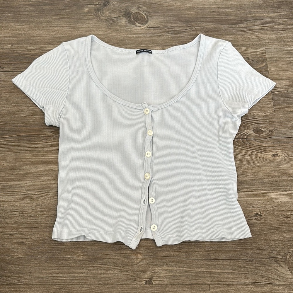 Brandy Melville - Button down cropped tee
